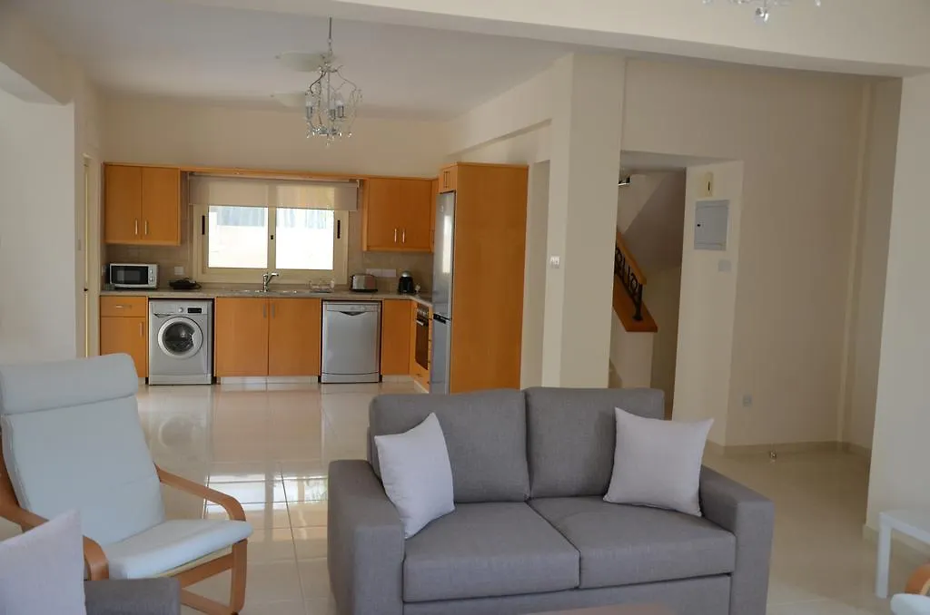 Anthorina Villa 7 بروتاراس
